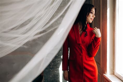 Ancient Origins and Cultural Significance of Raw Silk Fabric – TradeUNO ...