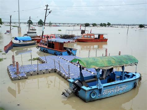 Flood waters of River Ganga - Continuous rain flooded banks of Ganga ...