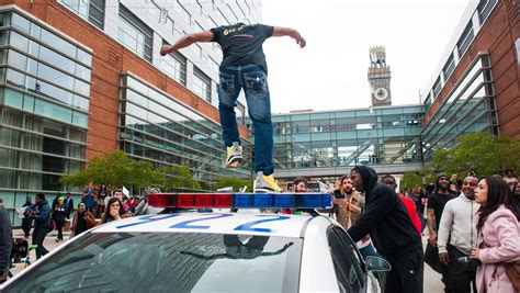 Violence breaks out in Baltimore during Freddie Gray protest