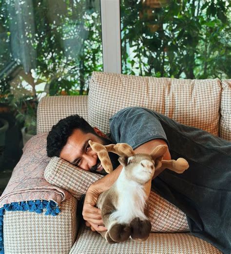 Inside Vicky Kaushal's luxurious Mumbai home: 25+ photos and videos ...