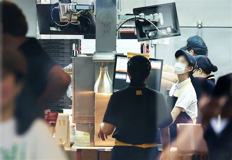 정보 - [KOREA.NET] All restaurants can hire foreign workers from next ...