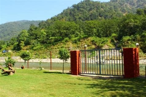 #1 Best Riverside AC Cottage in Rishikesh for Family & Couples