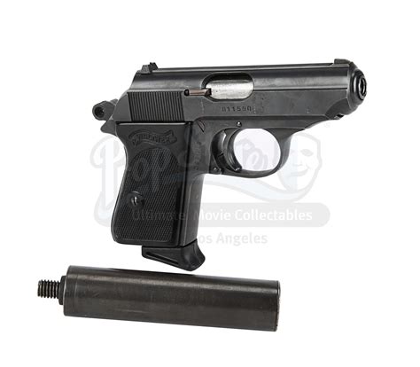 JAMES BOND: GOLDENEYE (1995) - James Bond's (Pierce Brosnan) Hero ...