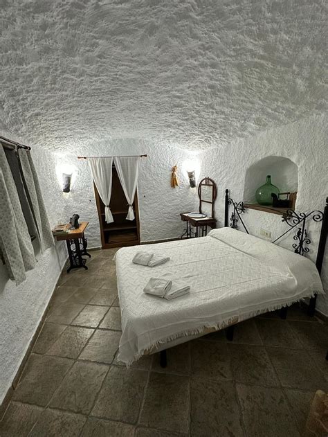 ALOJAMIENTO RURAL VICTORIA (Granada) - Apartment Reviews & Photos ...