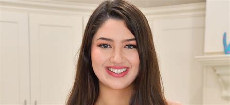 Alyx Star Exclusive Porn Videos