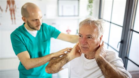What Causes Cricks in the Neck, and Can I Relieve It? - GoodRx