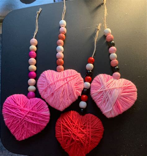 Yarn wrapped hearts craft valentines day crafts – Artofit