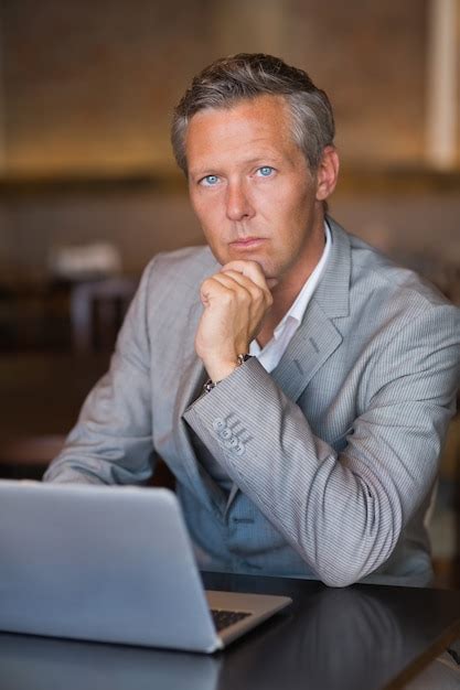 Serious Business Man 的图像结果