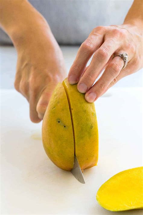 How to Cut a Mango - Jessica Gavin