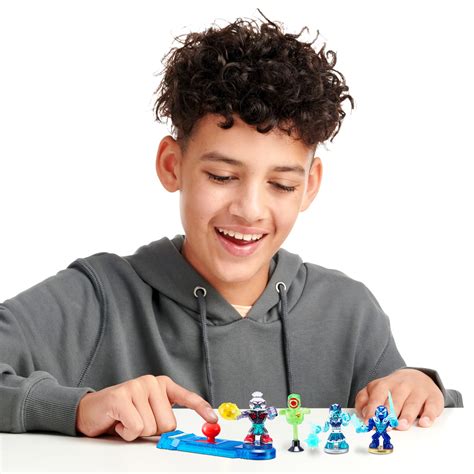 Akedo 14242 Ultimate Arcade Warriors Starter Pack Mini Battling Action ...