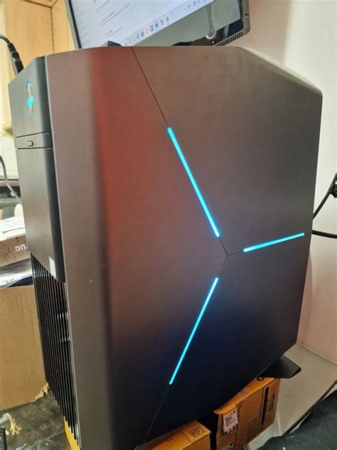 Alienware R8 Gaming PC 的图像结果