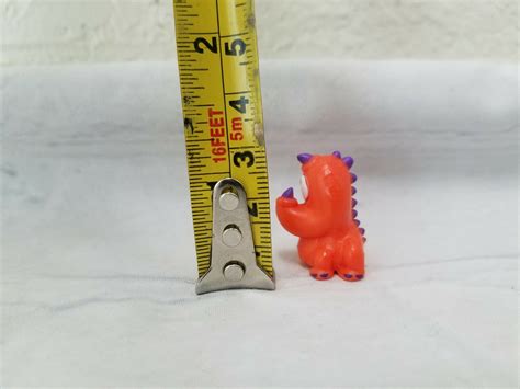 Beaker Creatures Series 1 Minisaurs Hornfello | Ubuy India