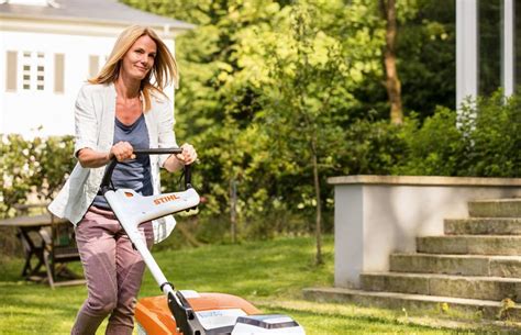 I tosaerba arancioni di Stihl   Bricoliamo