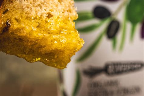 Organic Arbequina extra virgin olive oil 500ml / Riverford