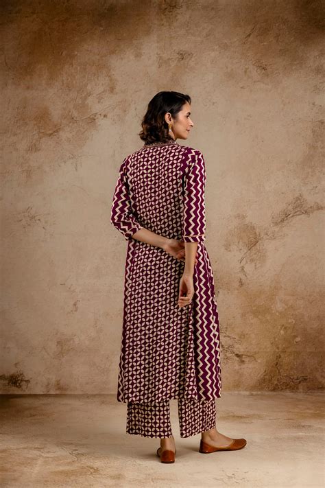 Wine Modal Embroidered A-Line V-Neck Co-Ord Set – Ekohum