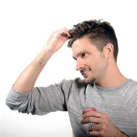 How To Use Pomade On Wavy Hair - Sharpologist