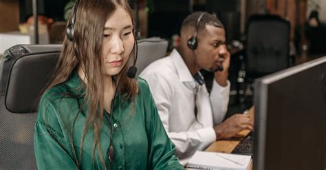 High Resolution People at a Computer 的图像结果