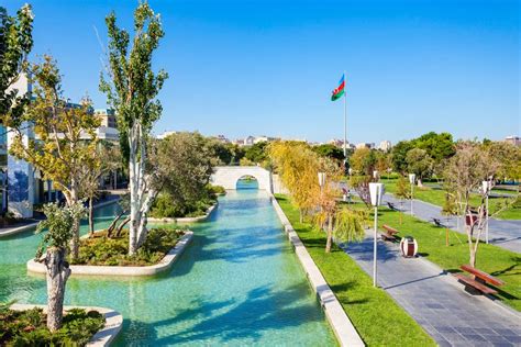 Little Venice Baku Guide: Tickets, Timing and Travel