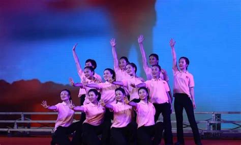 市艺术学校大型音乐舞蹈诗《追梦》公演 -连云港市艺术学校