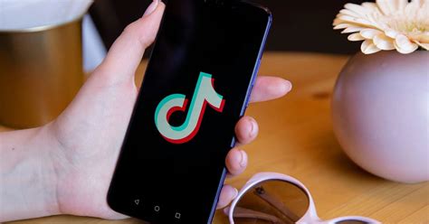 How To Add GIFs To your TikTok Post - MobyGeek.com