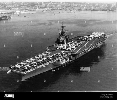 Uss ranger cv 61 hi-res stock photography and images - Alamy