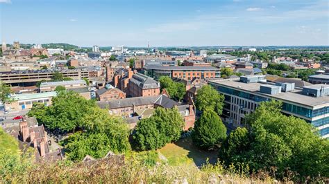 Nottingham East Midlands (EMA) - Flight status, maps & more | KAYAK