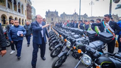 Onda Azul preguntó: ¿Está de acuerdo que los candidatos y pre ...