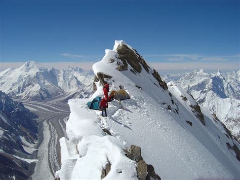 30 Summits & 1 Death on K2 This Past Weekend: - SnowBrains