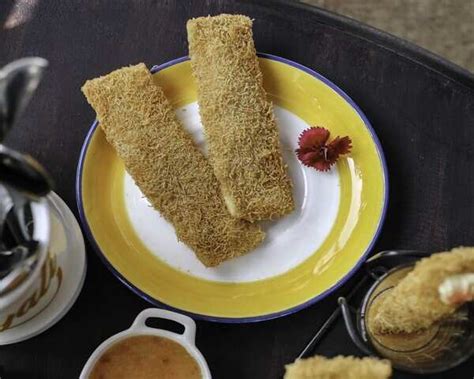 Easy Snack Recipe: Cheese Chilli Cigars With Honey Chilli Mayo | Femina.in