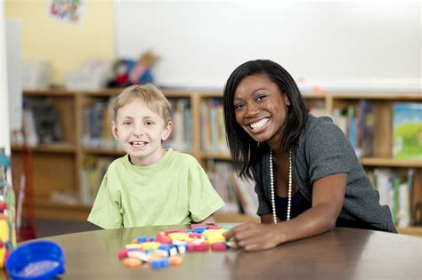 Developmental Services Worker : Fleming College