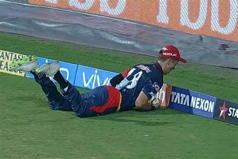 Video: ट्रेट बोल्ट ने पकड़ा IPL इतिहास का सबसे खतरनाक कैच, अंपायर समेत ...