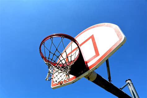 Could Muggsy Bogues Dunk? | Hoops Addict