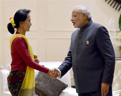 Modi meets Myanmar democracy icon Aung San Suu Kyi | IndiaToday
