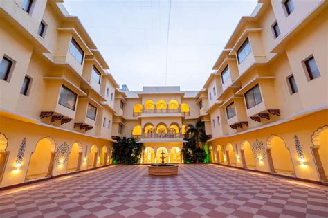 Editor's Pick: 16 Luxury Resorts in Jaipur For a Royal Wedding