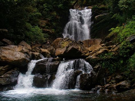 40 Waterfalls Near Bangalore (With Photos) Worth Seeing In 2026