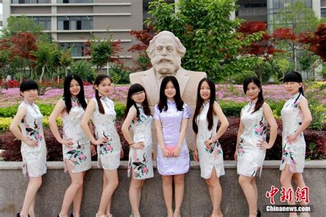 西安女大学生穿旗袍拍毕业照[组图]_图片中国_中国网