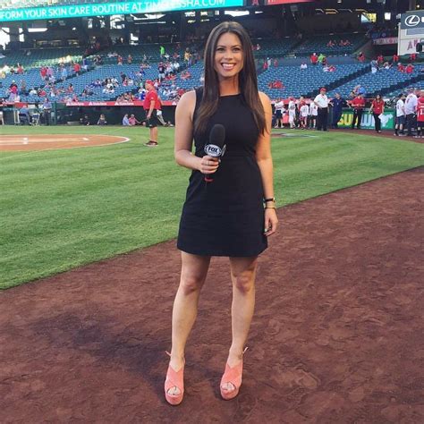 Pin by Jonny Fever on Alex Curry | Bodycon dress, Sport girl, Female news anchors