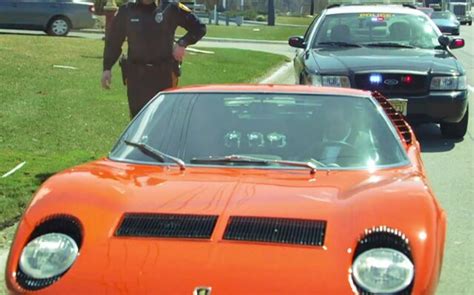 Seinfeld And Chris Rock Get Pulled Over In A Lamborghini Miura - 1/3