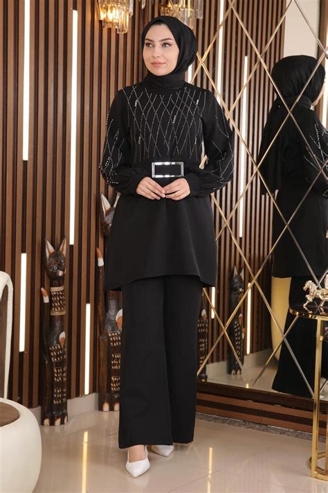 طقم مزين بالحجر مع لؤلؤة سوداء - Modamihram | ElbiseBul