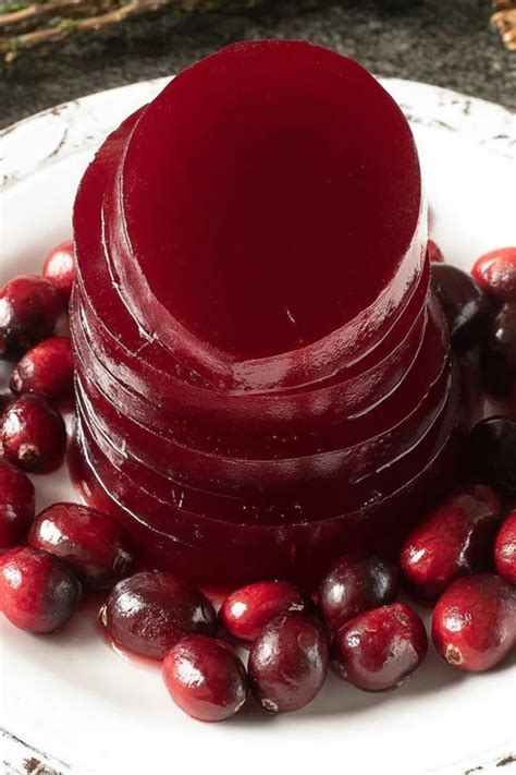 Jellied Cranberry Sauce - Yummy Temple