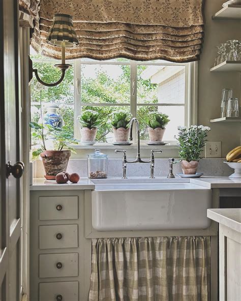 30 Gorgeous Kitchen Window Curtain Ideas to Elevate Your Decor ...