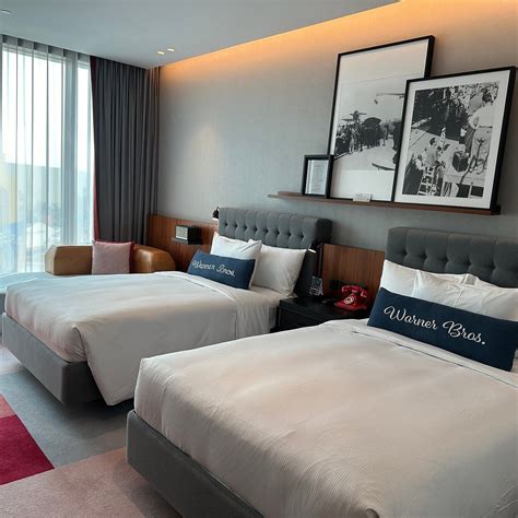 THE WB ABU DHABI, CURIO COLLECTION BY HILTON - Hotel Reviews, Photos ...