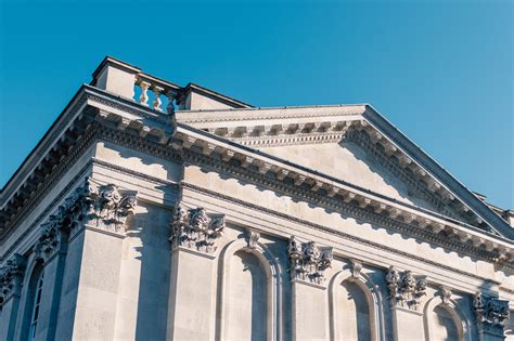 Top Art Universities In The UK - A Guide - UniAcco
