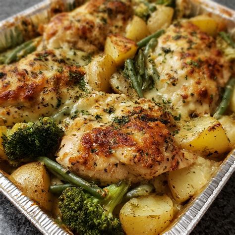 Cheesy Garlic Chicken Bake – Easy Family Dinner