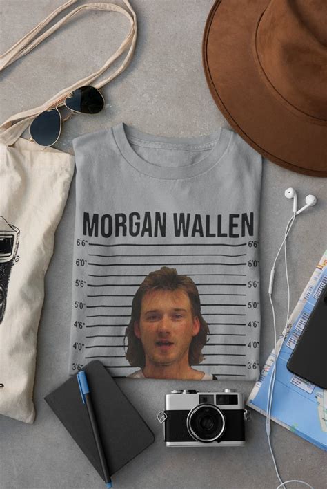 Morgan Wallen Mugshot تي شيرت Morgan Wallen قميص | إتسي | Mug shots, T ...