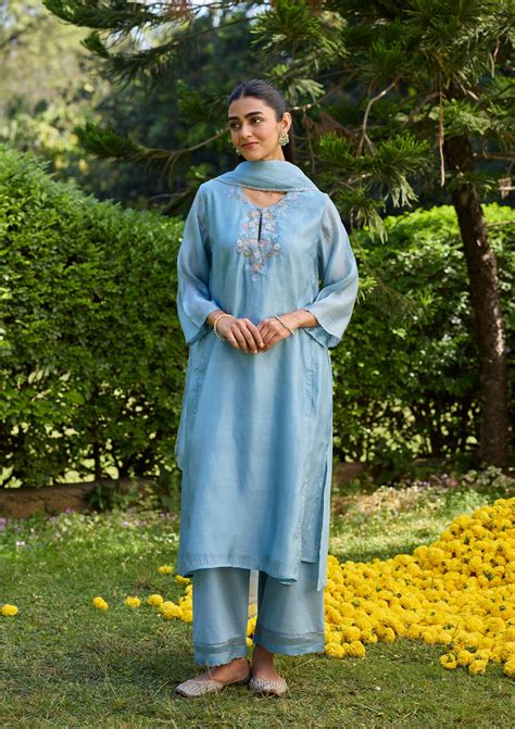 Powder Blue Floral Embroidered Kurta Set – Andaaz by Jyoti Dhawan