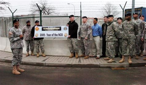 IMCOM-E top enlisted delivers NCO messages during K-town visit ...