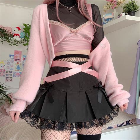 Exploring Textural Elements In Pastel Goth Apparel - HARD'N'HEAVY