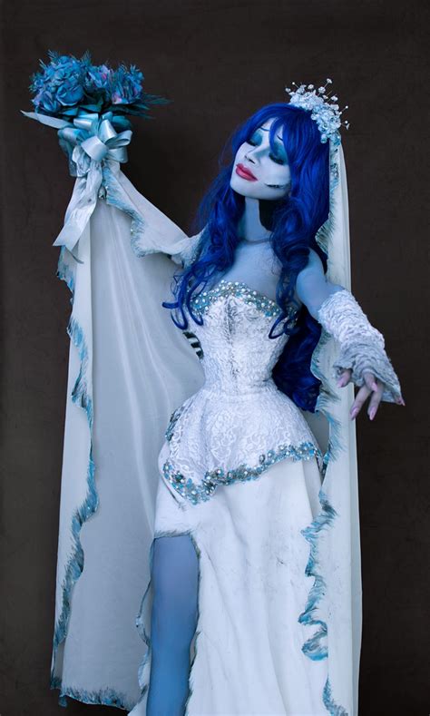 Corpse Bride Costume with Veil 的图像结果