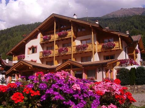 HOTEL GRAN ZEBRU (Cogolo) - Hotel Reviews, Photos, Rate Comparison ...